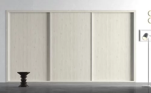 Fitted wardrobe with three sliding doors in colour Abeto