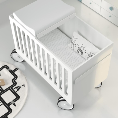 Detalle de la cuna para bebe con cambiador Detalle de la cuna para bebe con cambiador