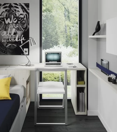 This study desk expands when you need it and can be put away when not in use