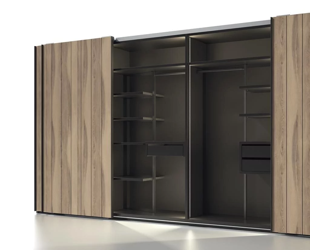 Interior del armario corredero que puedes personalizar con la estructura interior de aluminio