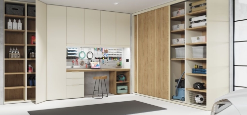 Built-in storage to keep the garage tidy