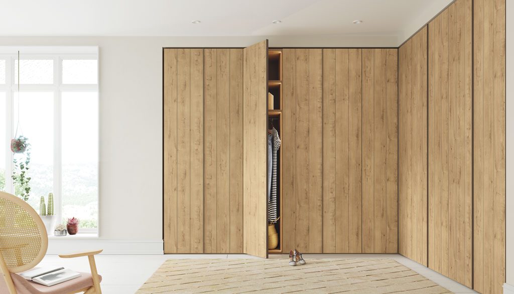 Corner wardrobe with Rústica model hinged doors Corner wardrobe with Rústica model hinged doors