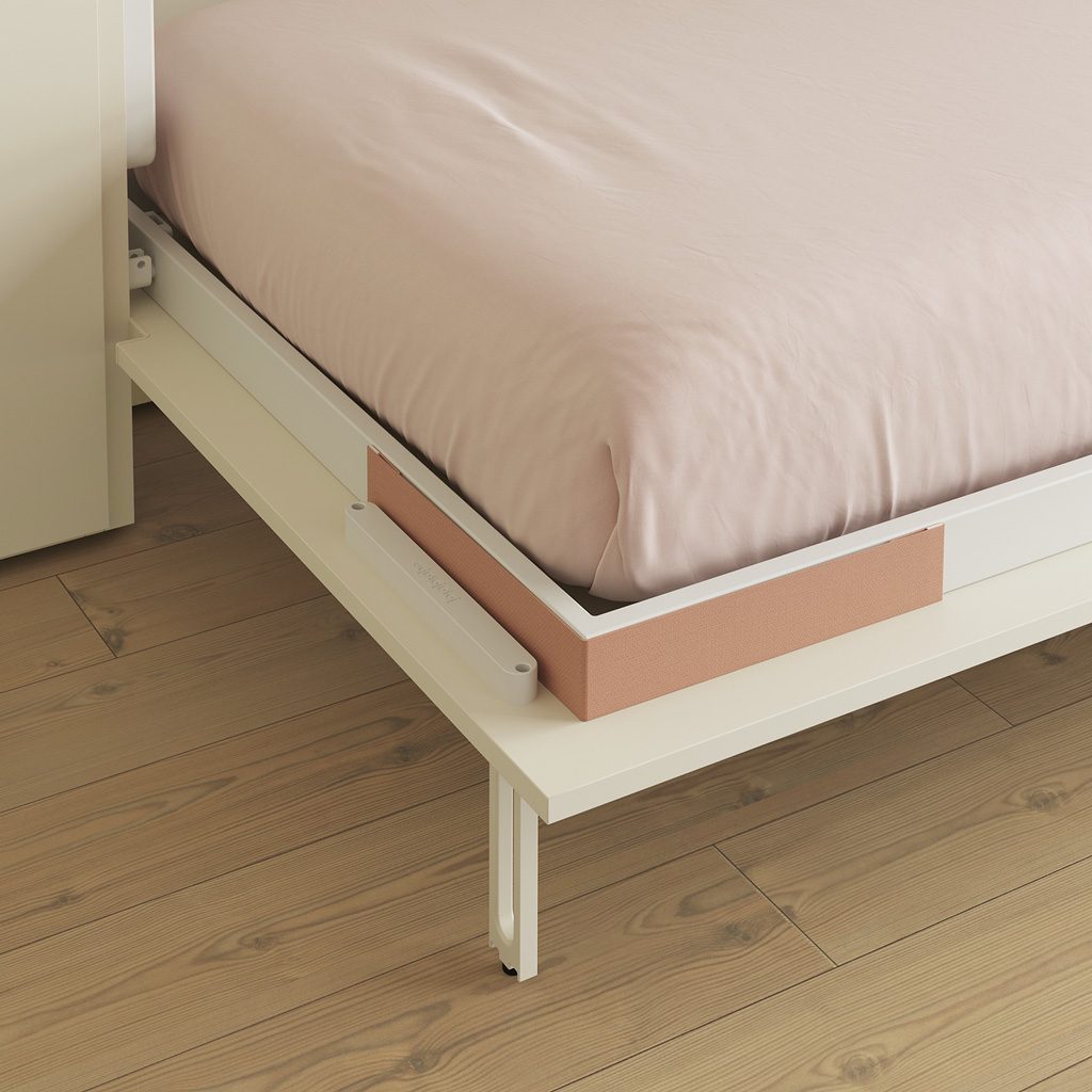 Detail of the elastic strap Detail of the elastic strap