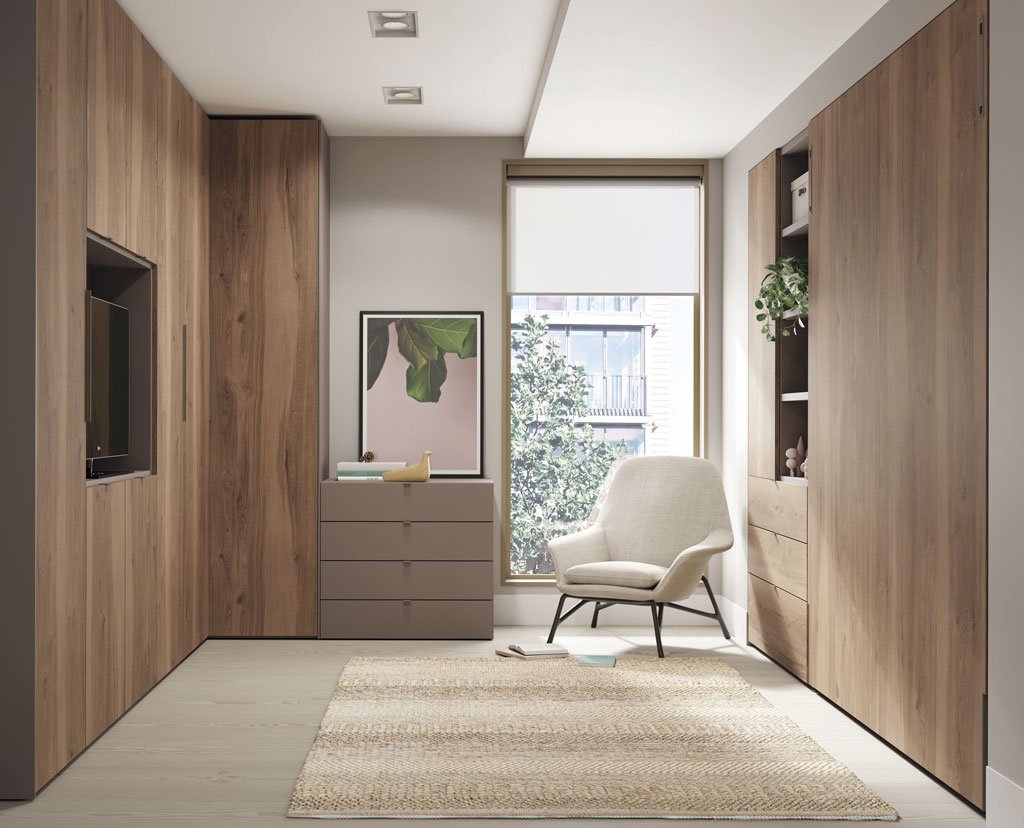 Room with a 190x150 cm vertical fold-down bed